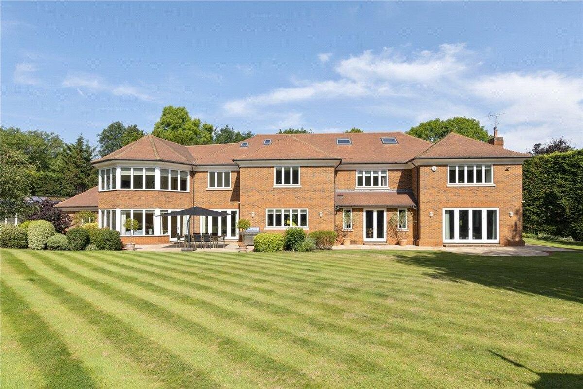 house for sale in Fairoak Lane, Oxshott, Leatherhead, Surrey, KT22