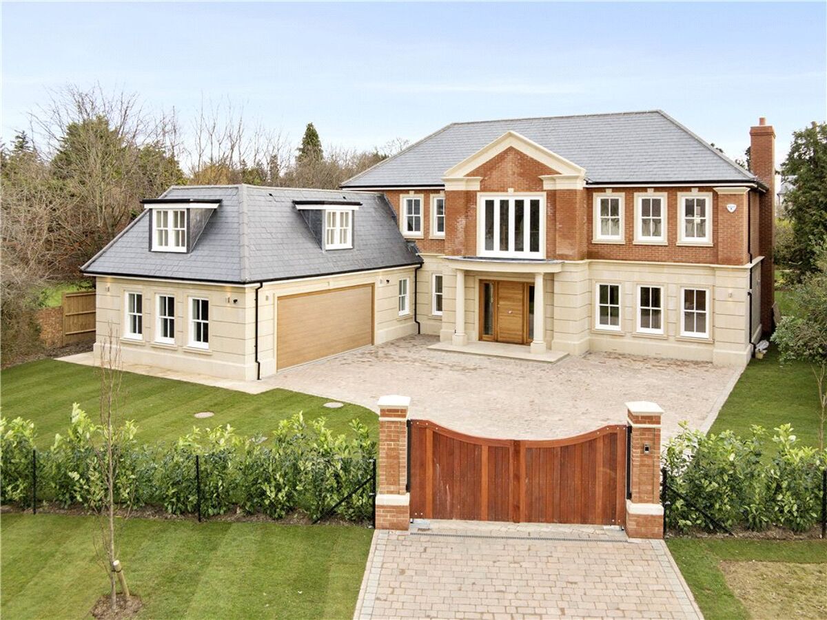 house for sale in Oxshott Rise, Cobham, Surrey, KT11 CBM140187