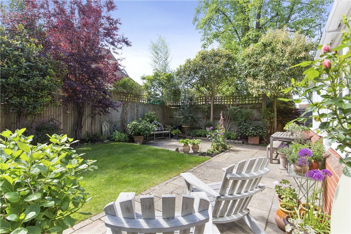 house for sale in Maple Drive, Bookham, Leatherhead, Surrey, KT23