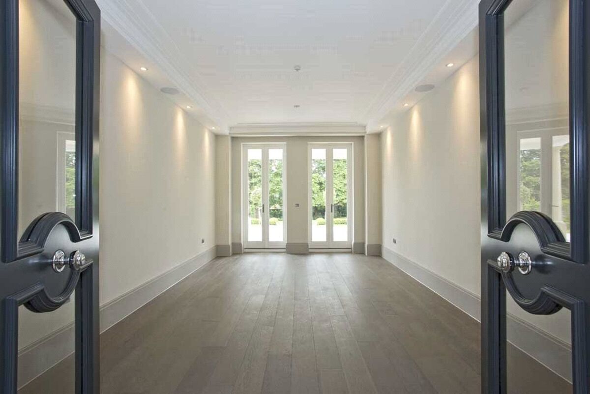 house for sale in Birds Hill Rise, Oxshott, Leatherhead, Surrey, KT22