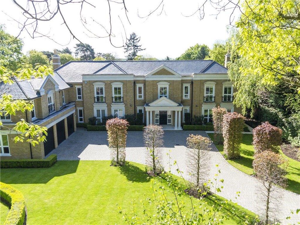 Image of Eaton Park, Cobham, Surrey, KT11