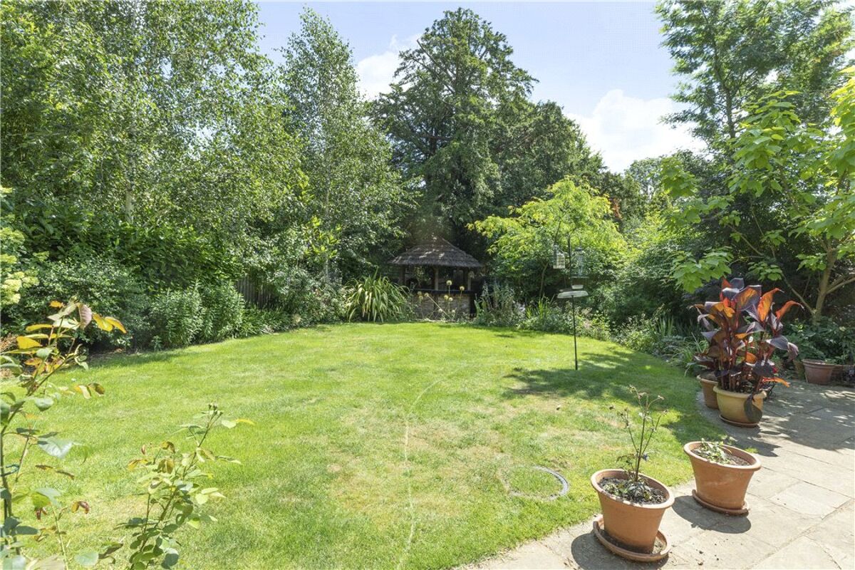 house for sale in Wychwood Close, Oxshott, Surrey, KT22 CBM160030