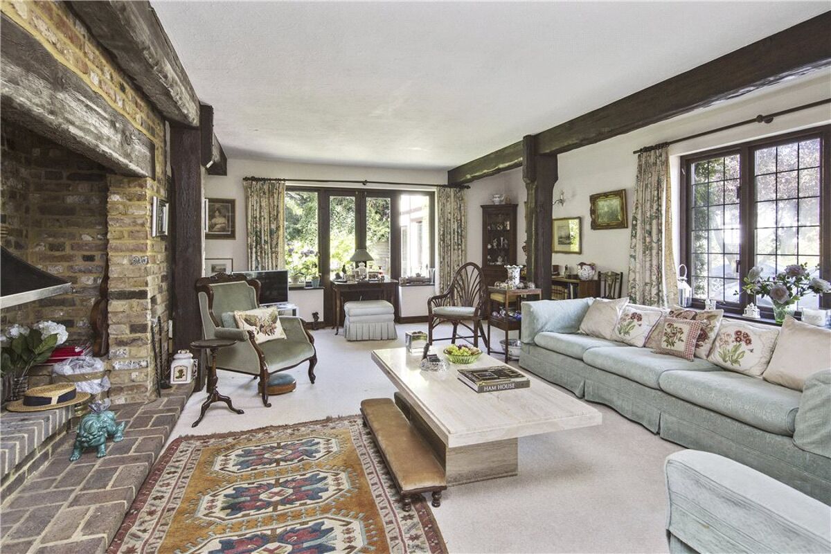 house for sale in Heath Way, East Horsley, Surrey, KT24 CBM160084 Knight Frank