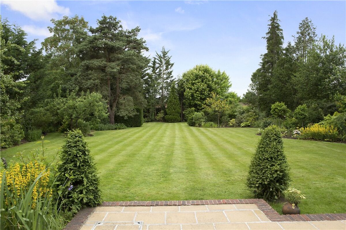 house for sale in The Park, Bookham, Surrey, KT23 CBM160121 Knight