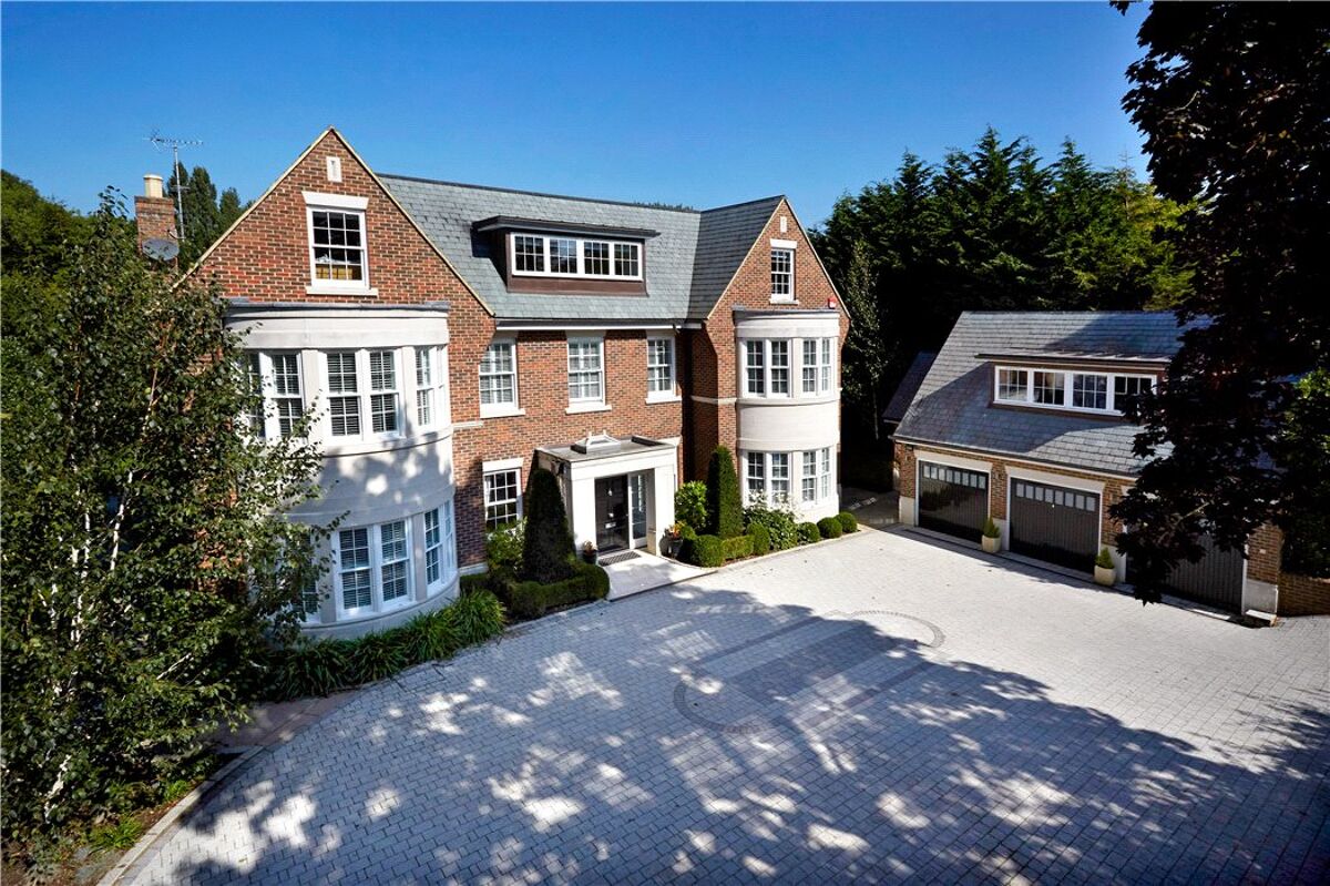 house for sale in Moles Hill, Oxshott, Leatherhead, Surrey, KT22 CBM160170 Knight Frank