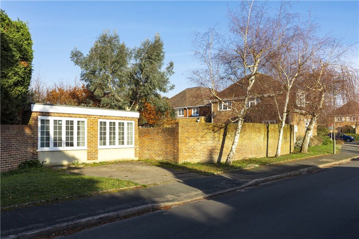 house for sale in Ferndown Gardens, Cobham, Surrey, KT11 CBM170039