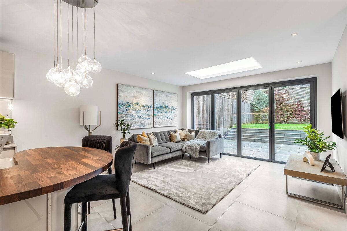 house for sale in Oakshade Road, Oxshott, Surrey, KT22 CBM170101