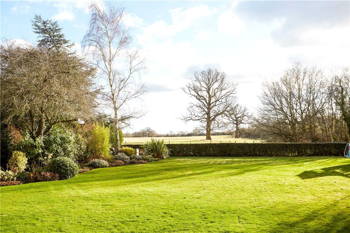 house for sale in Manor Way, Oxshott, Surrey, KT22 CBM180018 Knight