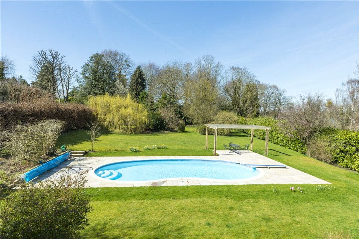 house for sale in Guildford Road, Fetcham, Leatherhead, Surrey, KT22