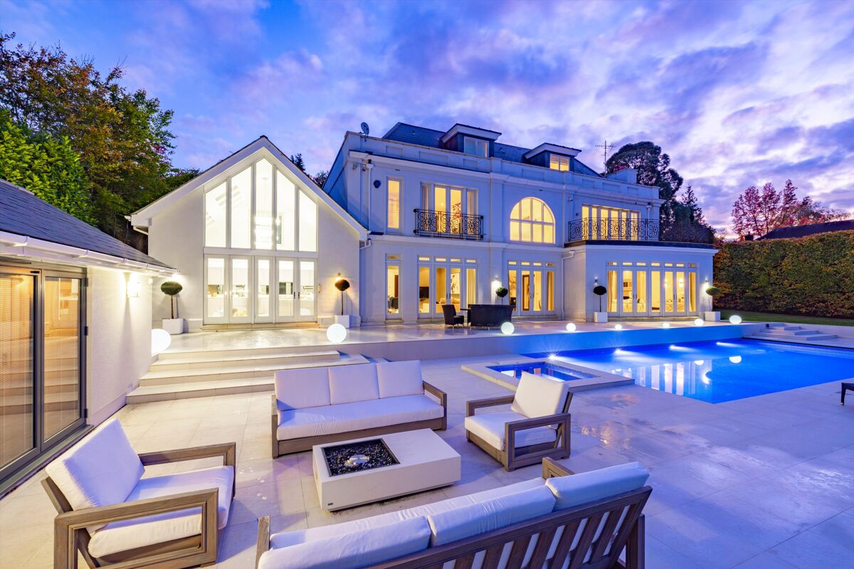 house for sale in Furze Field, Oxshott, Leatherhead, Surrey, KT22