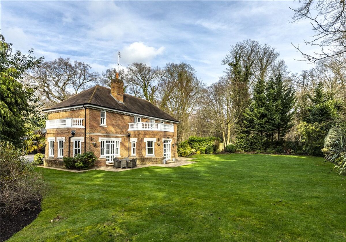 house for sale in Fairacres, Cobham, Surrey, KT11 CBM180055 Knight