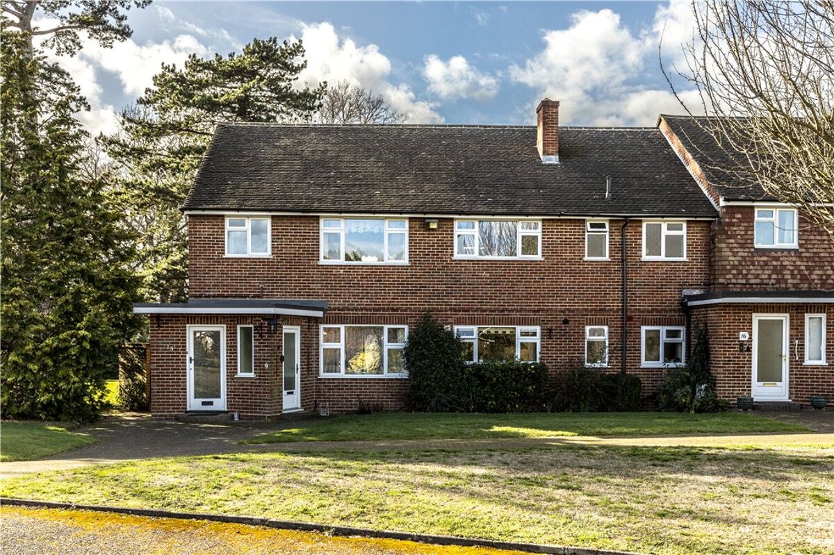 flat for sale in Broom Hall, Oxshott, Leatherhead, Surrey, KT22