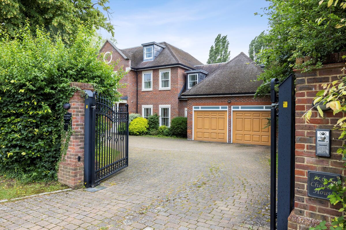 house for sale in Leys Road, Oxshott, Leatherhead, Surrey, KT22