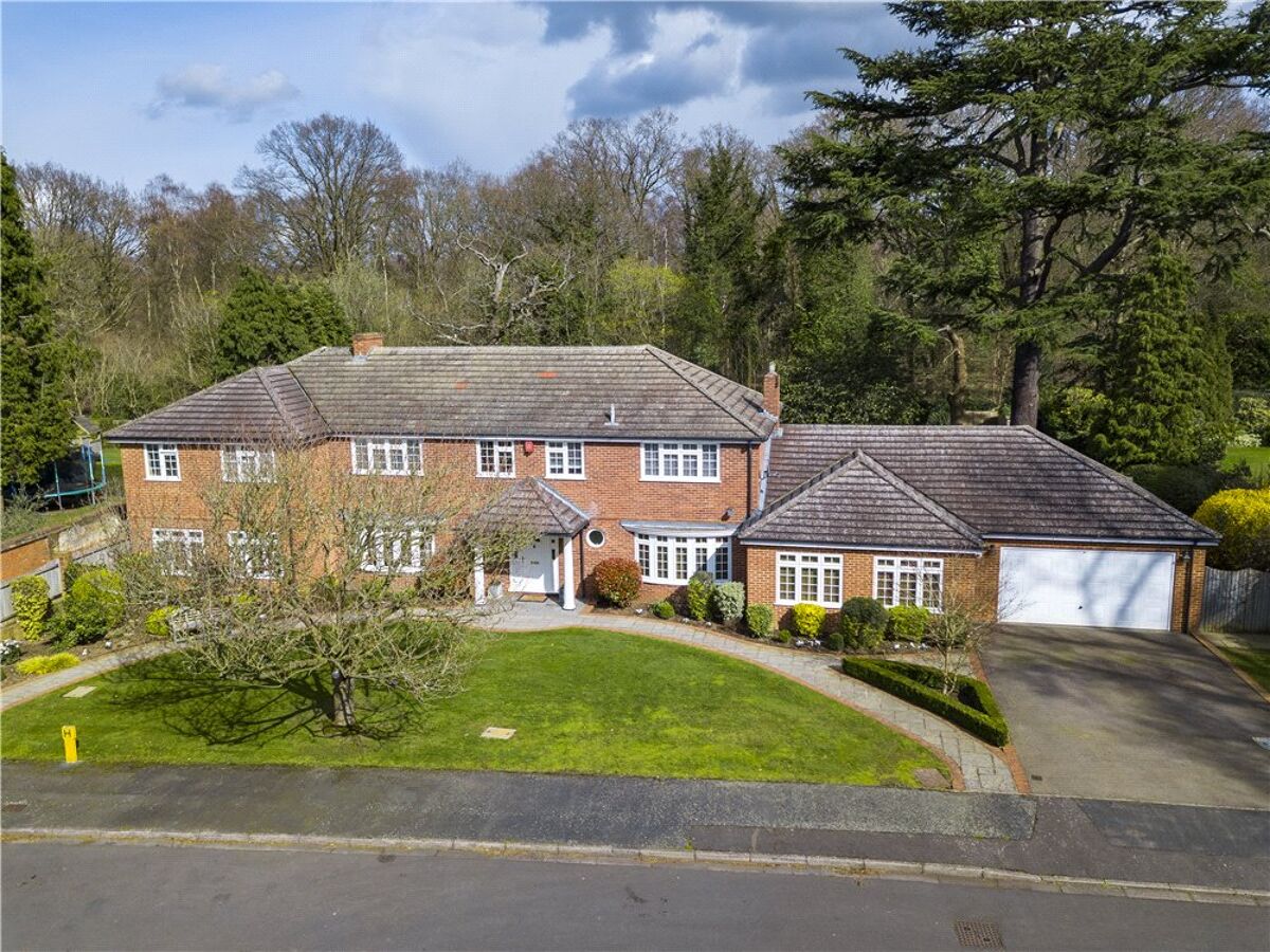 อสังหาริมทรัพย์สำหรับจำหน่าย Fairacres, Cobham, Surrey, KT11 Knight