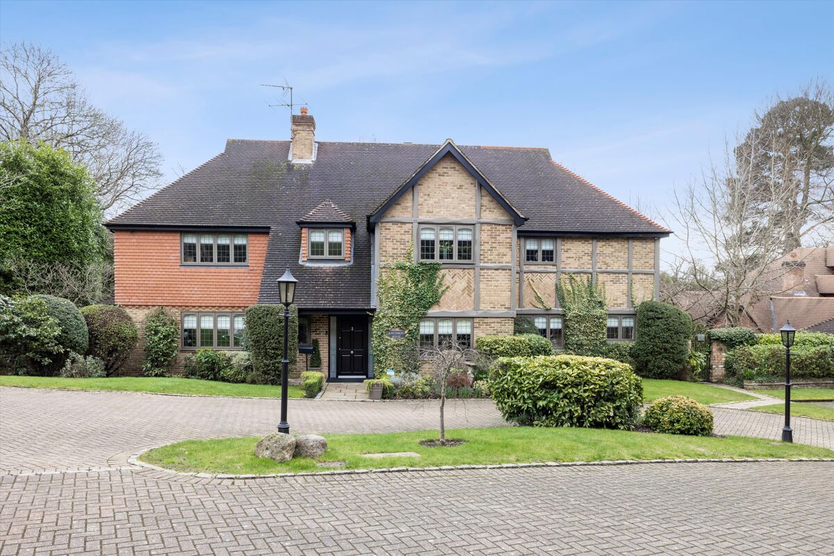 house for sale in The Starlings, Oxshott, Leatherhead, Surrey, KT22