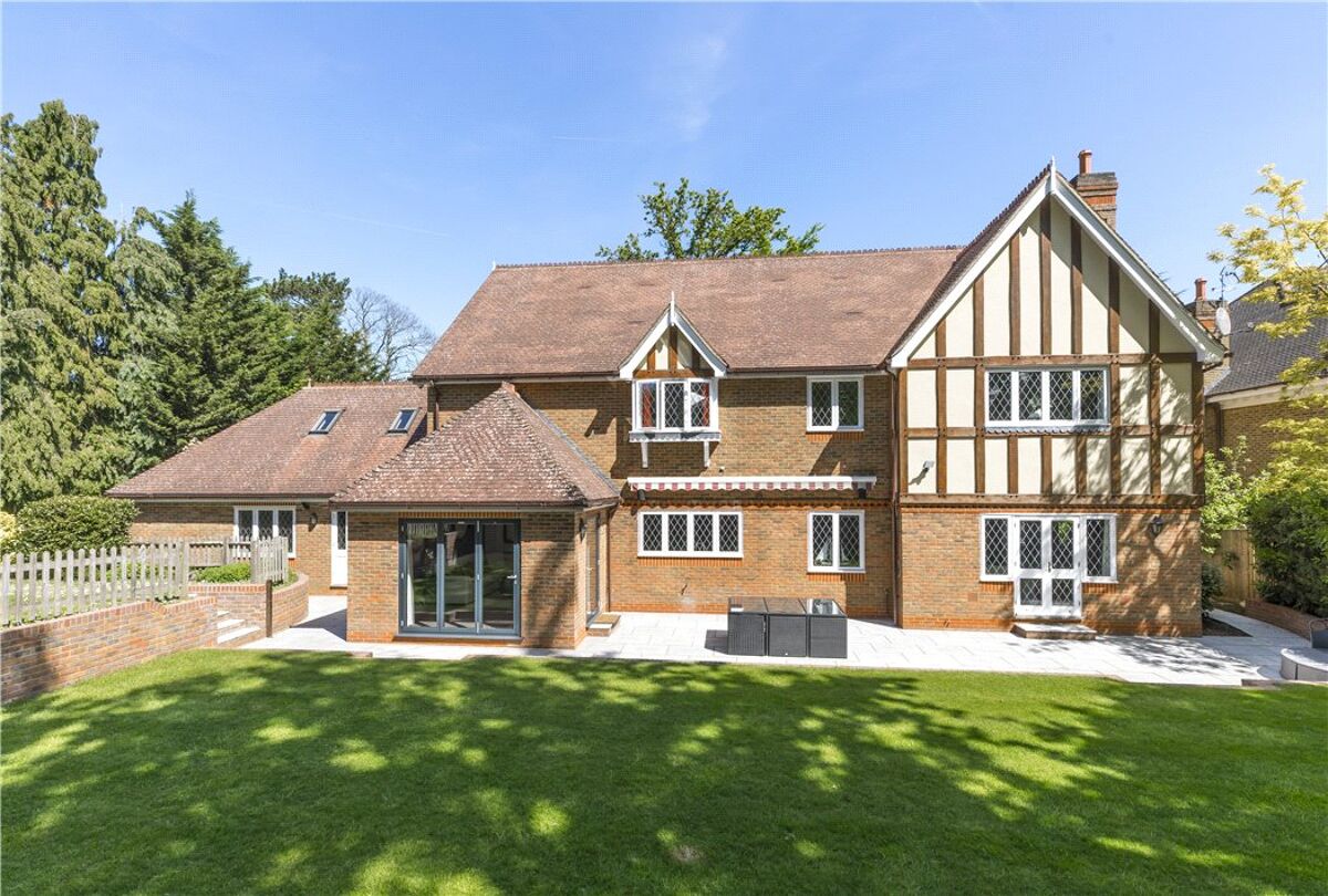 house for sale in Sandy Drive, Cobham, Surrey, KT11 CBM190083