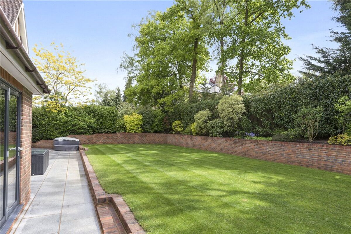 house for sale in Sandy Drive, Cobham, Surrey, KT11 CBM190083