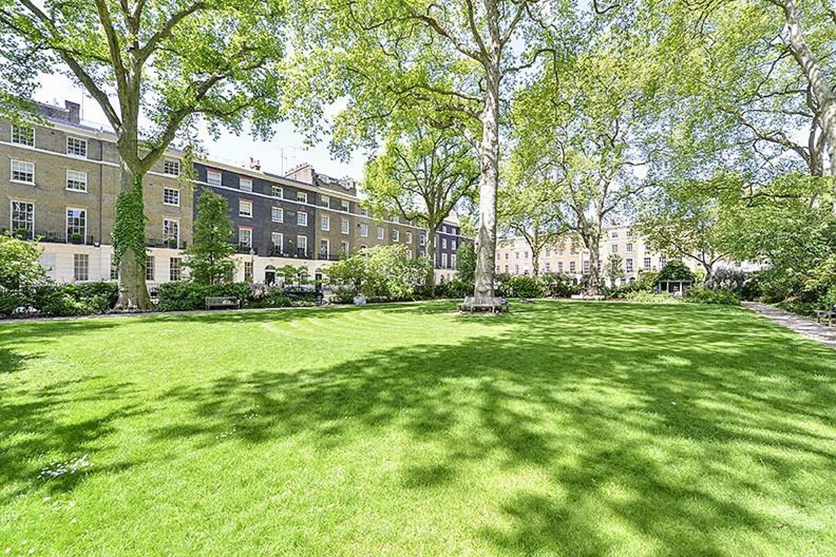 flat to rent in Connaught Square, Hyde Park, London, W2 CCQ012174638