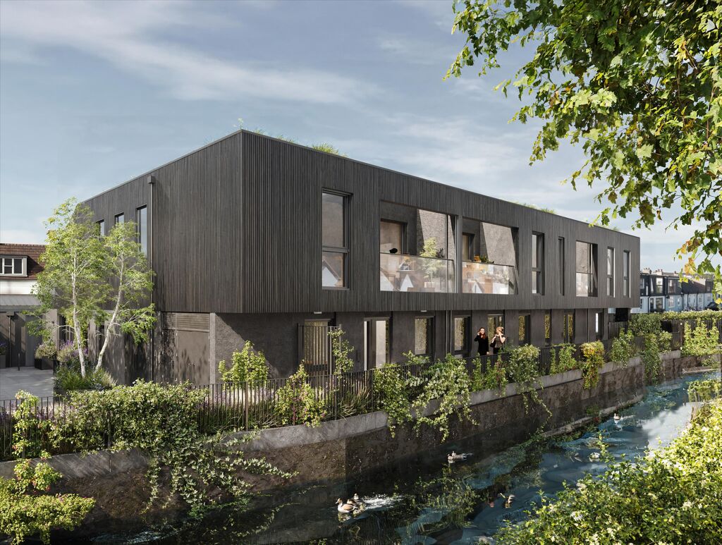 Image of Beverley Waterside, Priests Bridge, London, SW14