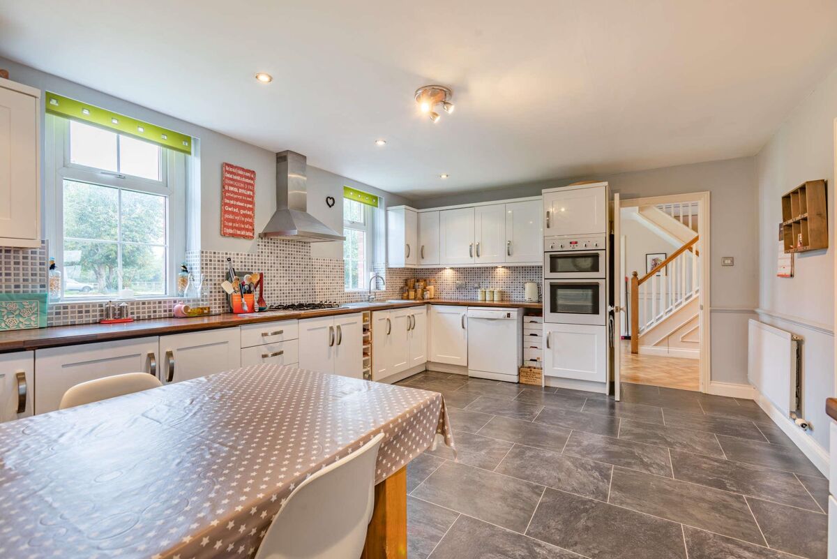 house for sale in Tredington, Tewkesbury, Gloucestershire, GL20 CHE012009832 Knight Frank