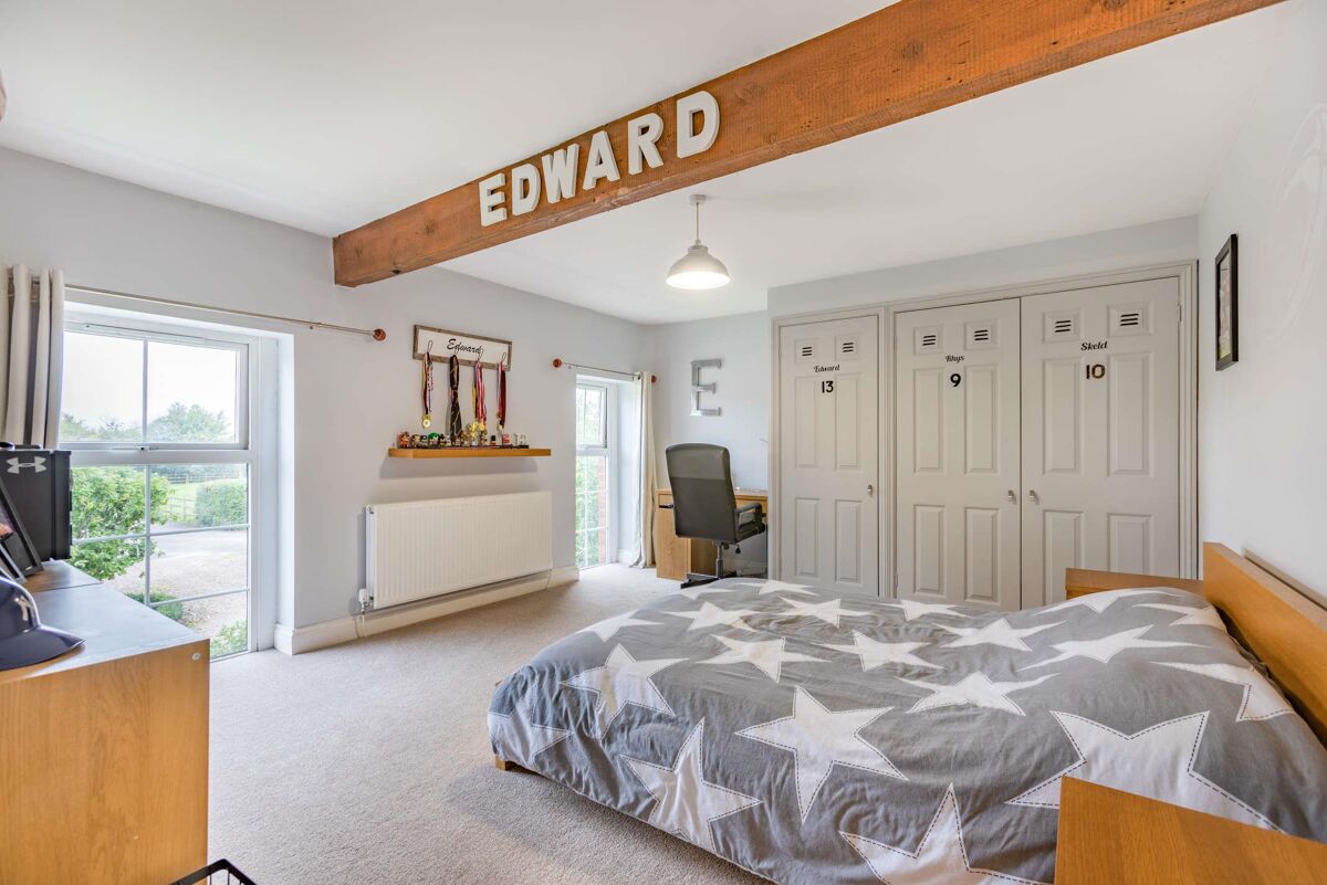 house for sale in Tredington, Tewkesbury, Gloucestershire, GL20 CHE012009832 Knight Frank