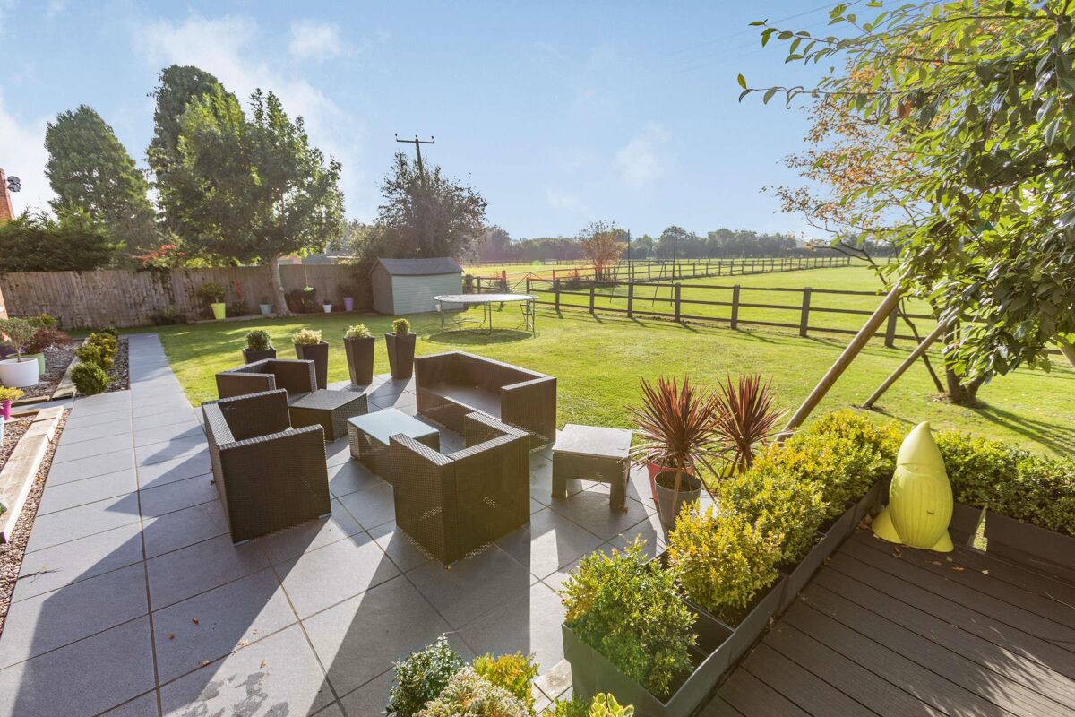 house for sale in Tredington, Tewkesbury, Gloucestershire, GL20 CHE012009832 Knight Frank