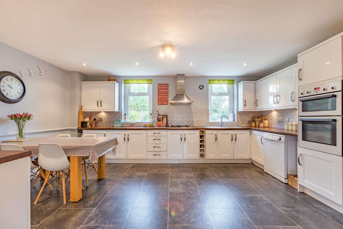 house for sale in Tredington, Tewkesbury, Gloucestershire, GL20 CHE012009832 Knight Frank