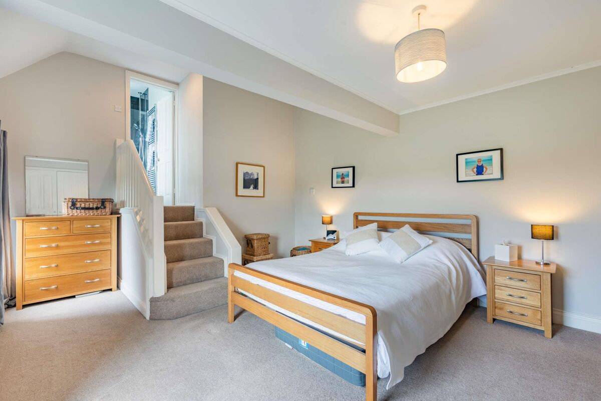 house for sale in Tredington, Tewkesbury, Gloucestershire, GL20 CHE012009832 Knight Frank