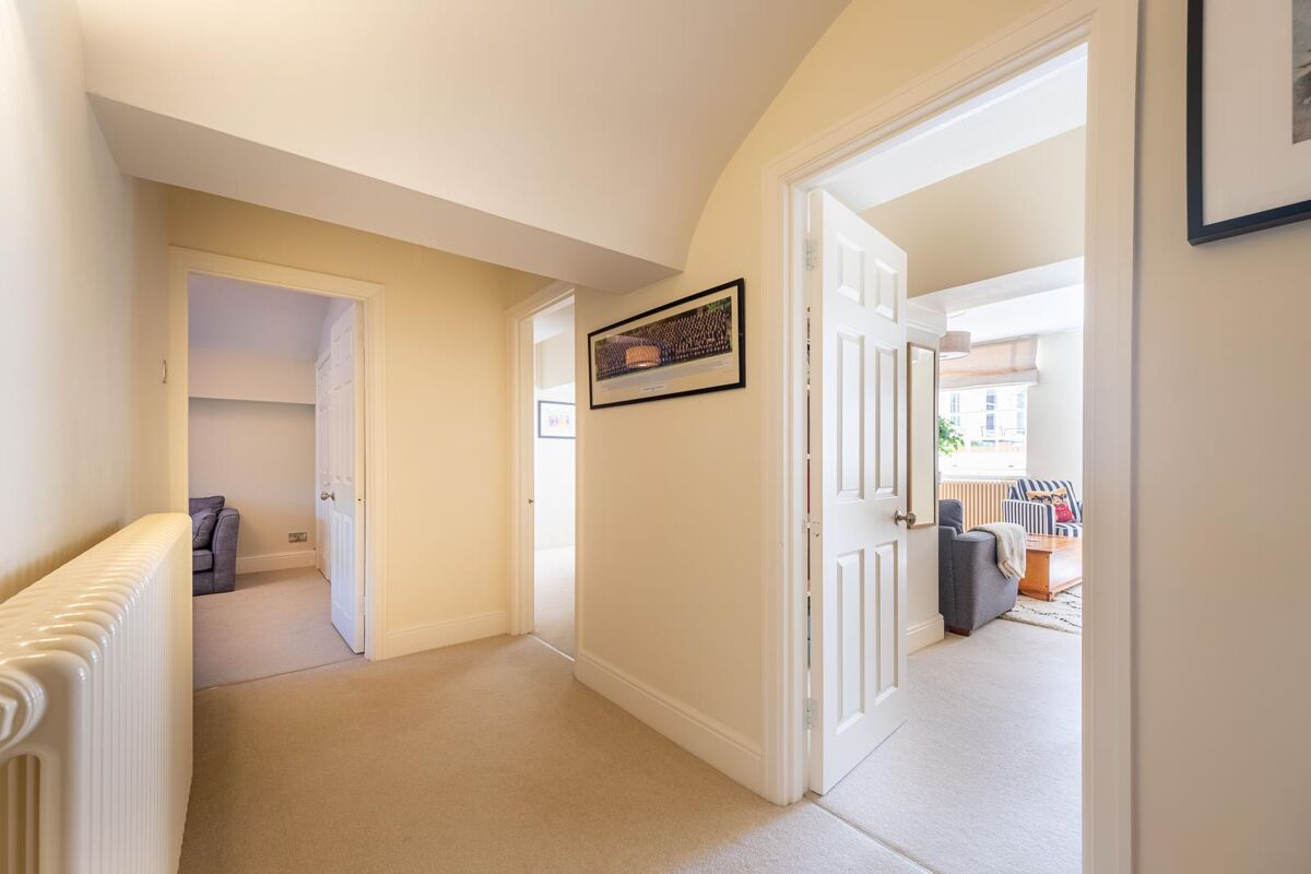 flat for sale in Montpellier House, Suffolk Square, Cheltenham