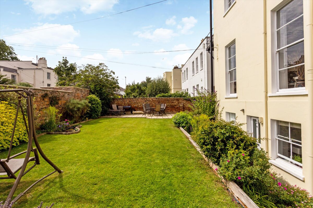 flat for sale in Avondale House, Wellington Square, Cheltenham