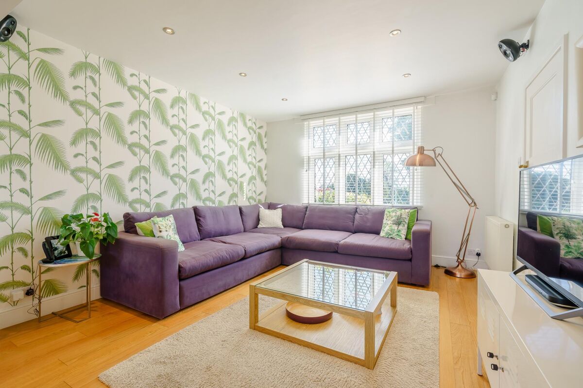 house for sale in Pamington, Tewkesbury, Gloucestershire, GL20 CHE012039093 Knight Frank