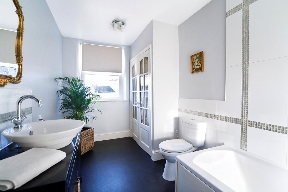 house for sale in Bath Parade, Cheltenham, Gloucestershire, GL53 CHE012041916 Knight Frank