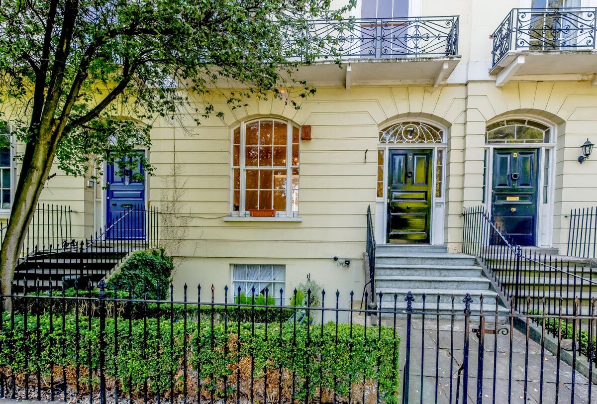 house for sale in Clarence Square, Cheltenham, Gloucestershire, GL50 CHE012097825 Knight Frank