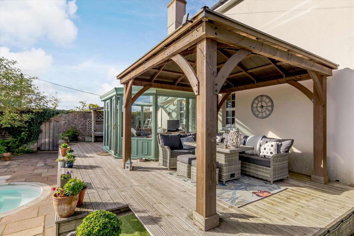 house for sale in Blakeney, Gloucestershire, GL15 CHE012118162 Knight Frank