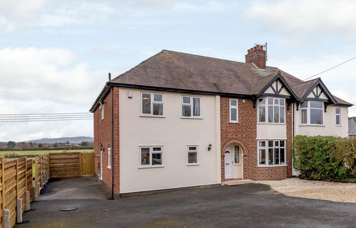 house for sale in Gloucester Road, Tewkesbury, Gloucestershire, GL20