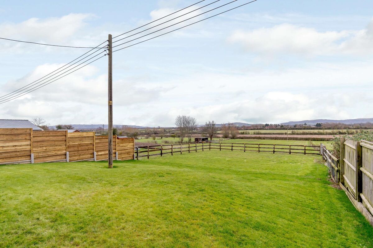 house for sale in Gloucester Road, Tewkesbury, Gloucestershire, GL20 CHE012145908 Knight Frank