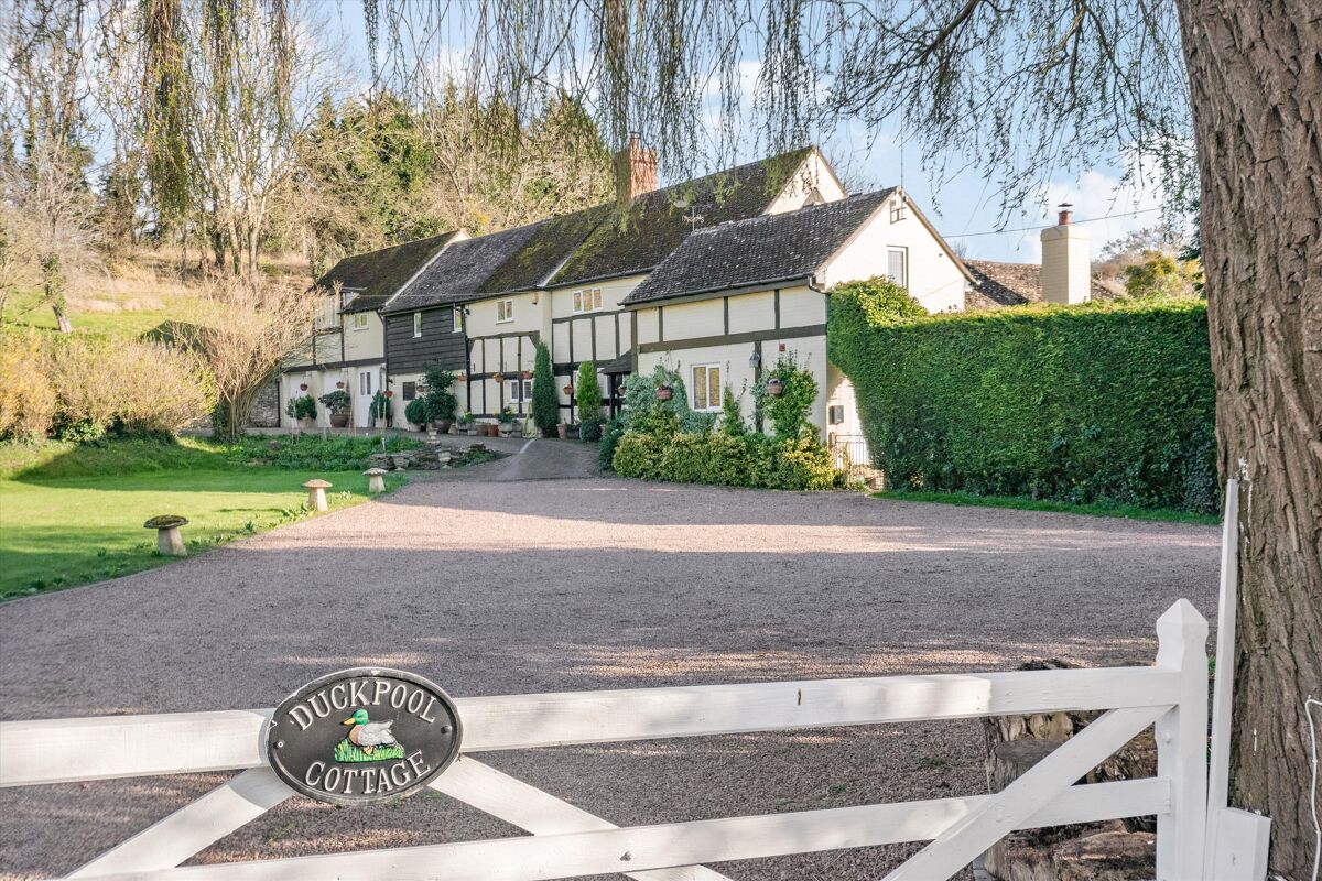 house for sale in Deerhurst Walton, Deerhurst, Gloucester