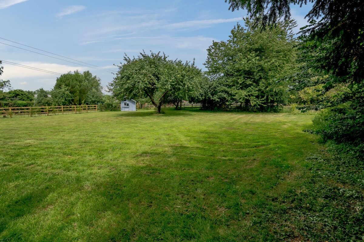 house for sale in The Leigh, Gloucester, Gloucestershire, GL19