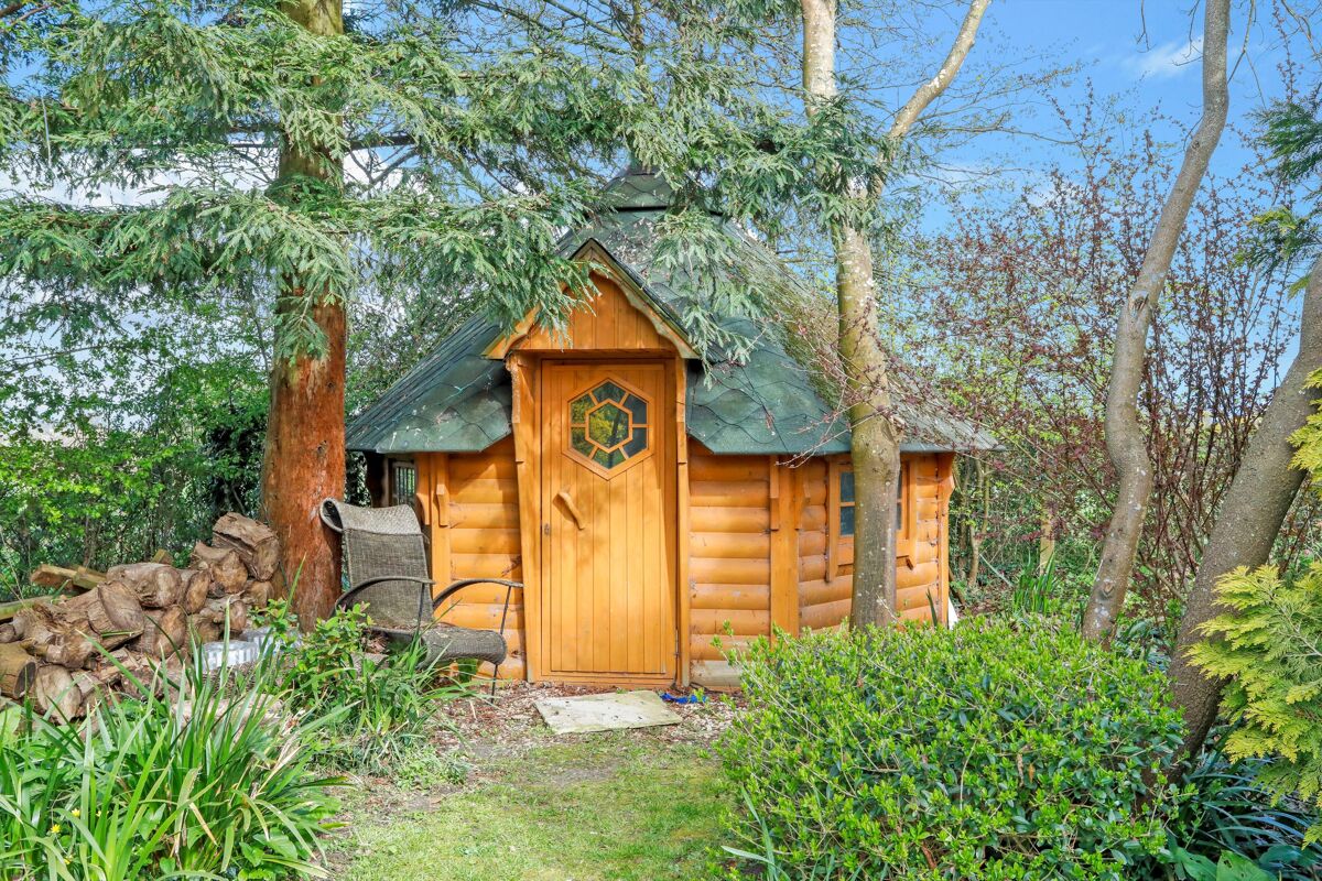 bungalow for sale in Stoke Road, Stoke Orchard, Cheltenham, Gloucestershire, GL52 CHE012178905