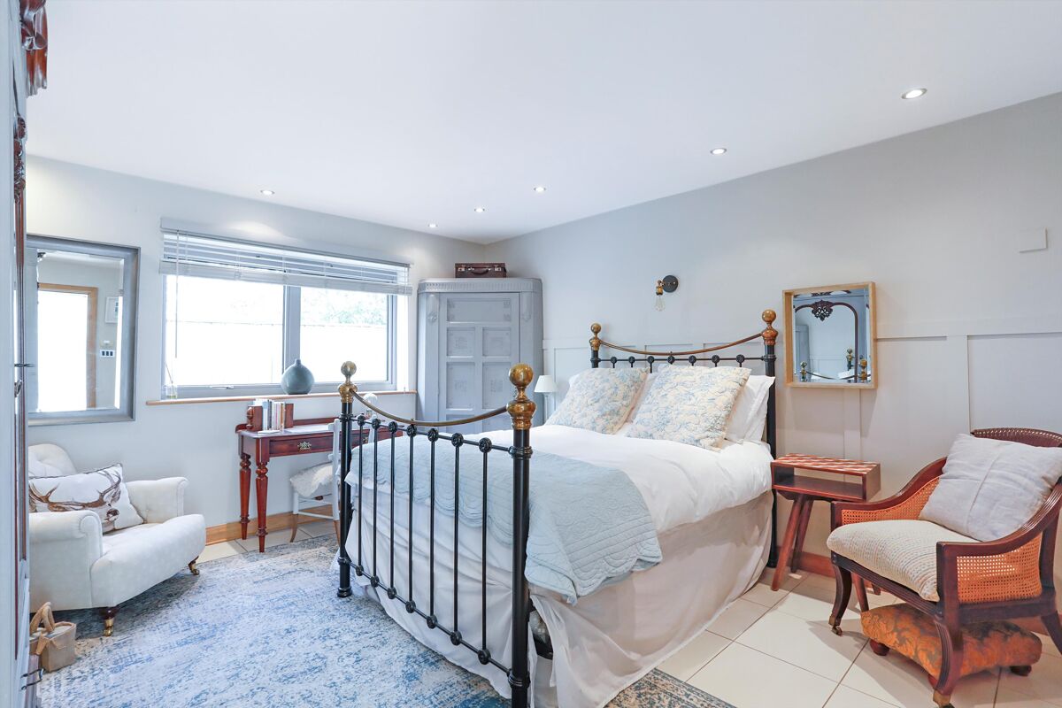 bungalow for sale in Stoke Road, Stoke Orchard, Cheltenham, Gloucestershire, GL52 CHE012178905