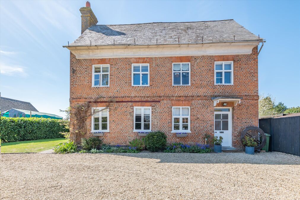 Image of Sandhurst Lane, Sandhurst, Gloucester, Gloucestershire, GL2