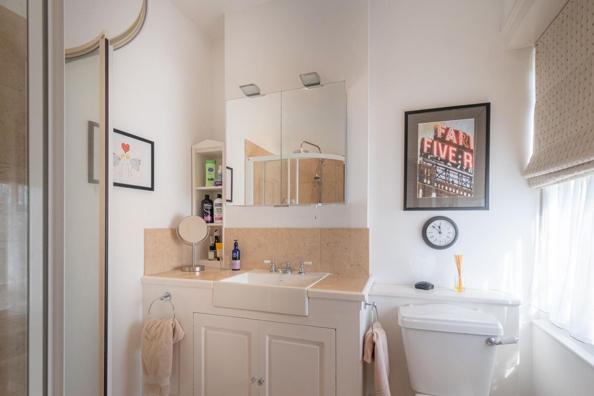 house for sale in Lansdown Parade, Cheltenham, Gloucestershire, GL50