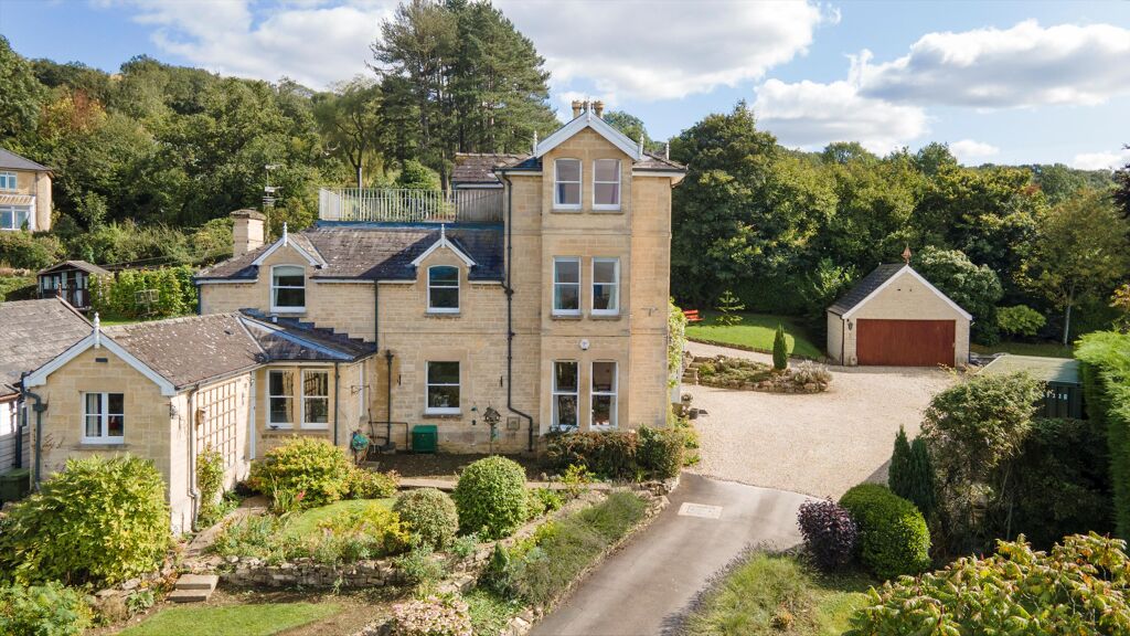 Image of Cleeve Hill, Cheltenham, Gloucestershire, GL52