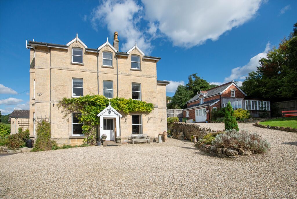 Image of Cleeve Hill, Cheltenham, Gloucestershire, GL52