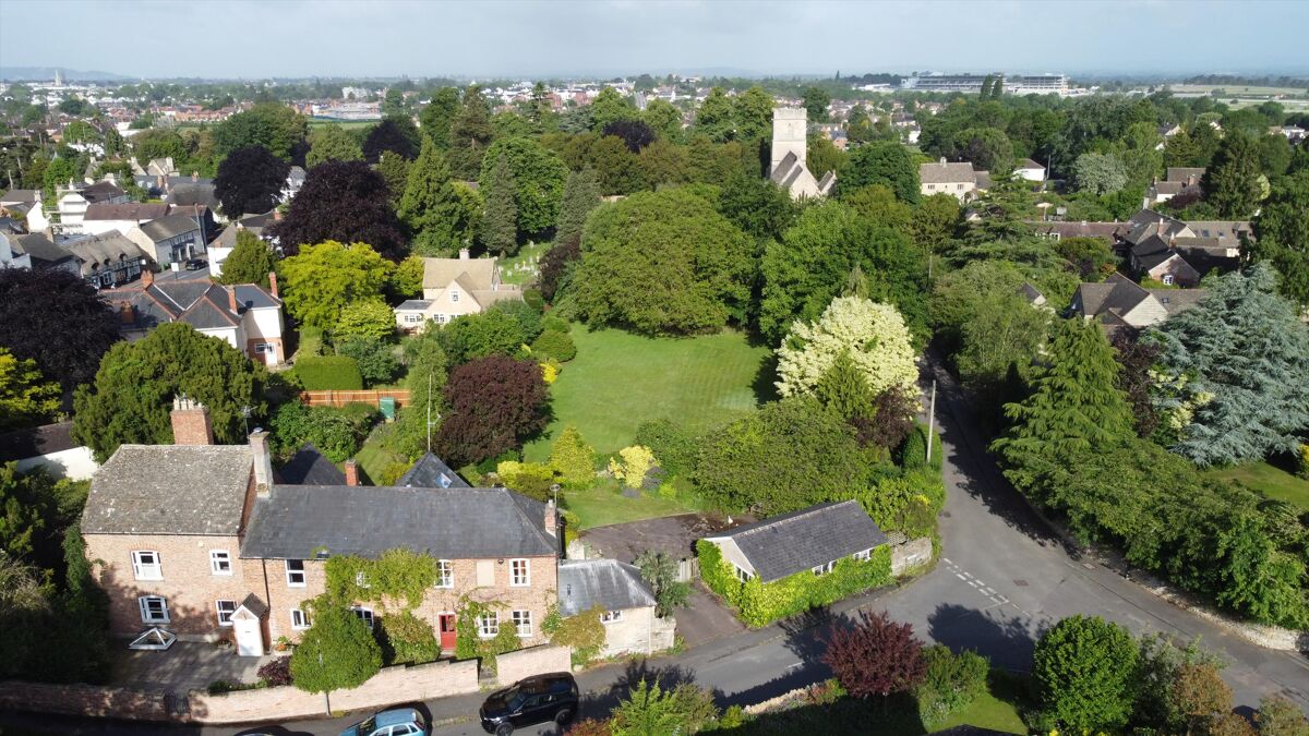 house for sale in the middle of Prestbury, Cheltenham, Gloucestershire