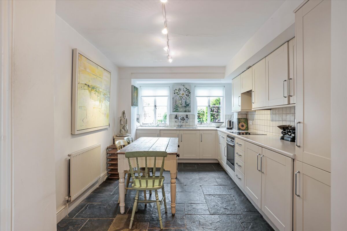 house for sale in Trafalgar Street, Cheltenham, Gloucestershire, GL50 CHE012273332 Knight Frank