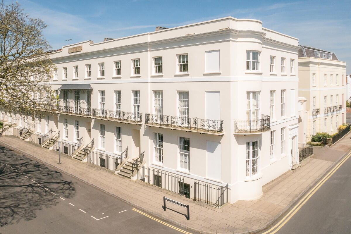 flat for sale in Montpellier Spa Road, Cheltenham, Gloucestershire