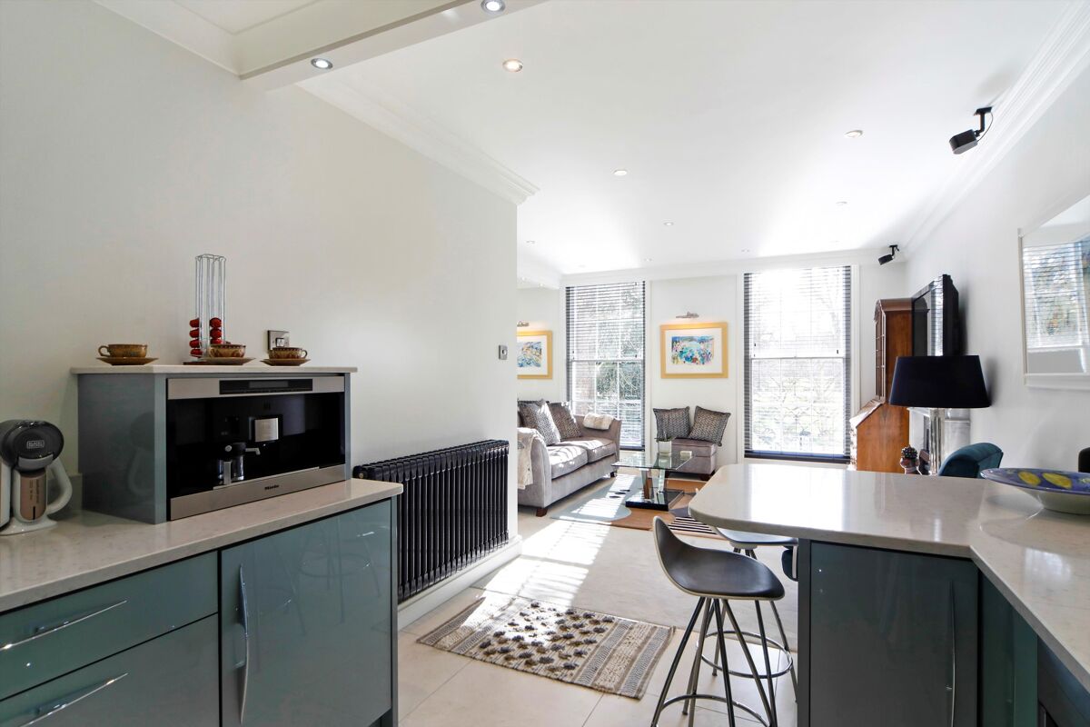 flat for sale in Montpellier Spa Road, Cheltenham, Gloucestershire