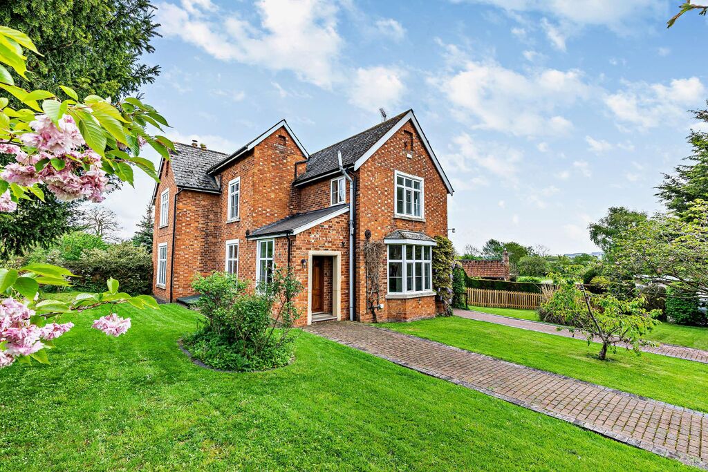 Image of Tewkesbury Road, The Leigh, Gloucester, Gloucestershire, GL19