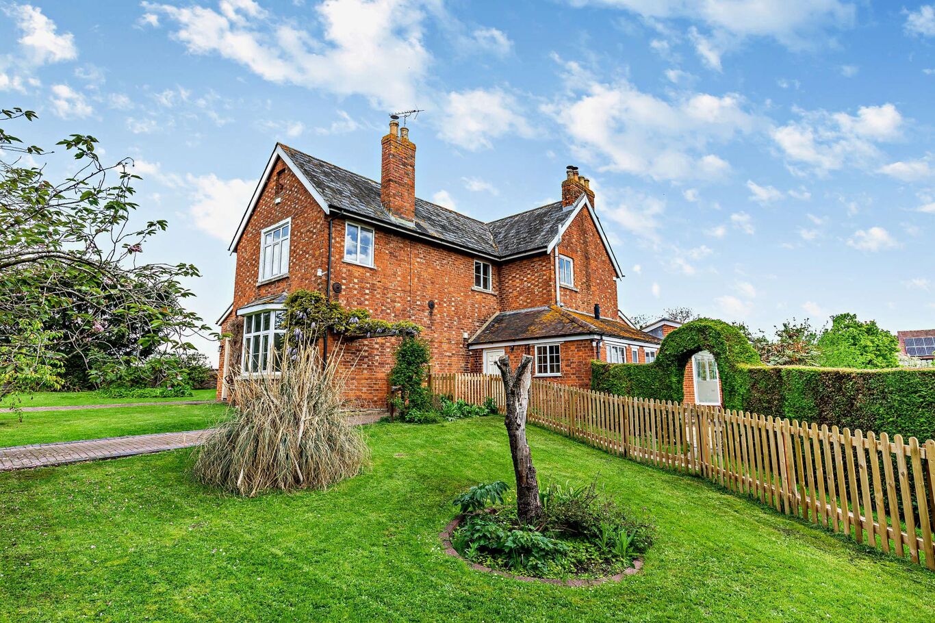 Image of Tewkesbury Road, The Leigh, Gloucester, Gloucestershire, GL19